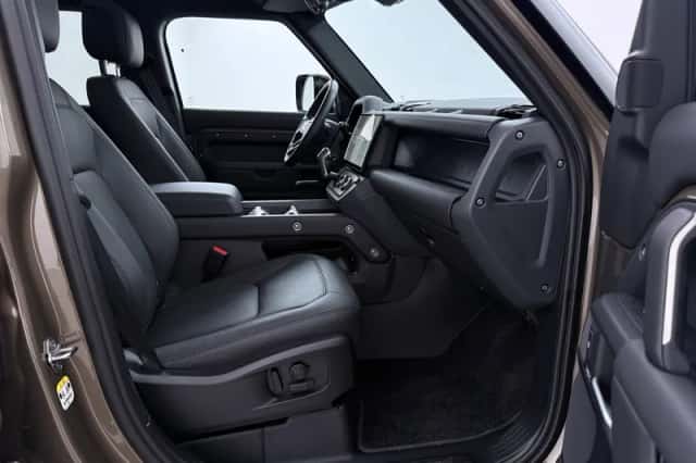 Land Rover Defender (2026) thumbnail 5
