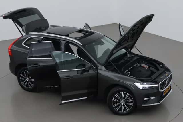 Volvo XC60 (2022) thumbnail 6