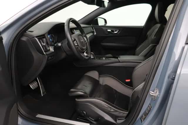 Volvo V60 (2022) thumbnail 3
