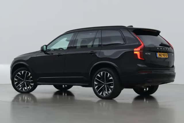 Volvo XC90 (2025) thumbnail 2