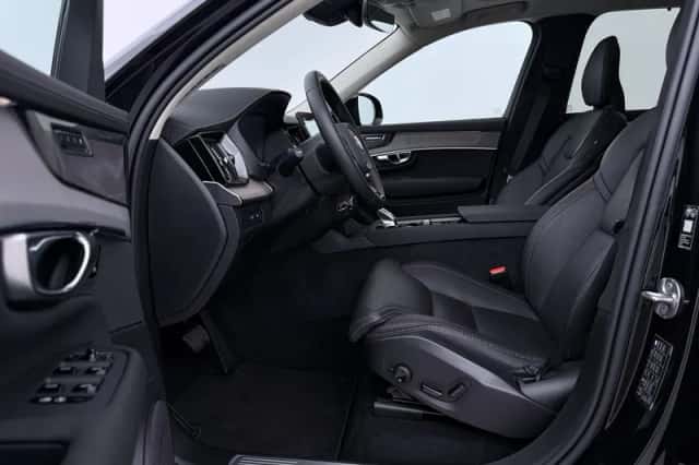 Volvo XC90 (2025) thumbnail 3