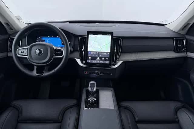 Volvo XC90 (2025) thumbnail 4