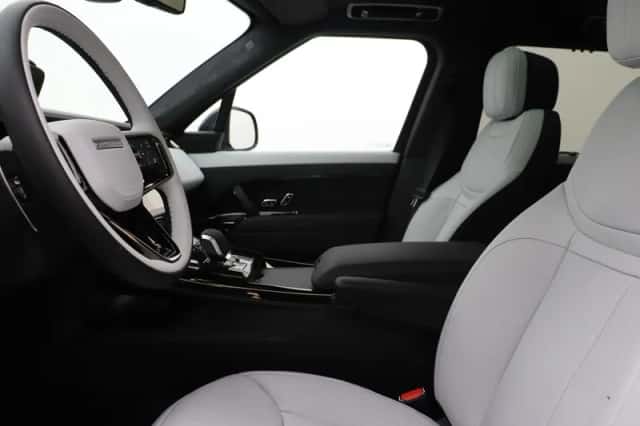 Land Rover Range Rover Sport (2026) thumbnail 3