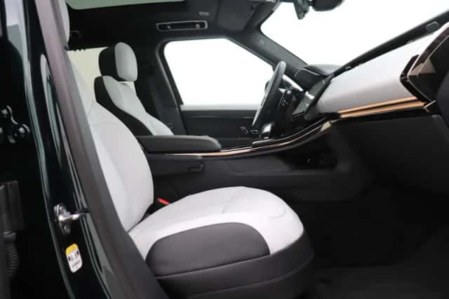 Land Rover Range Rover Sport (2026) thumbnail 5