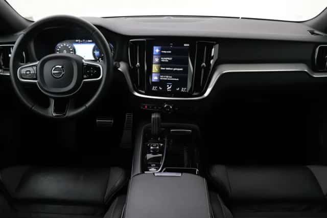 Volvo V60 (2021) thumbnail 4
