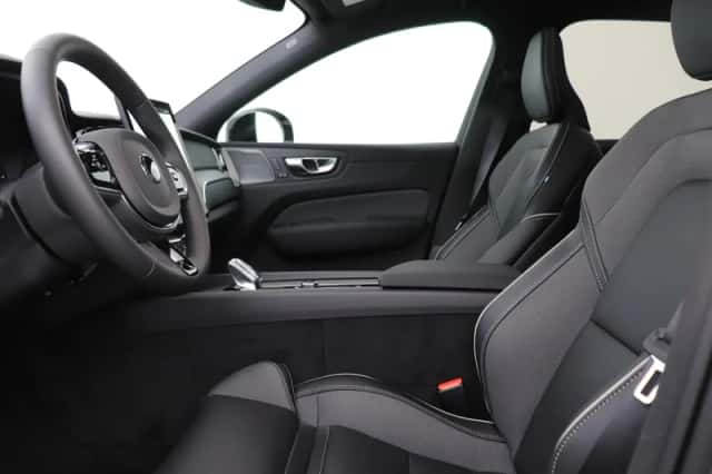 Volvo XC60 (2026) thumbnail 3