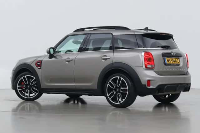 MINI Countryman (2017) thumbnail 2