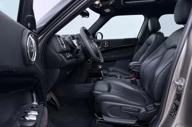 MINI Countryman (2017) thumbnail 3