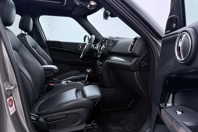 MINI Countryman (2017) thumbnail 5