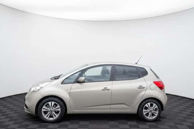 Kia Venga (2016) thumbnail 2