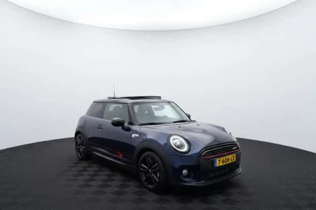 MINI Cooper (2023) thumbnail 6