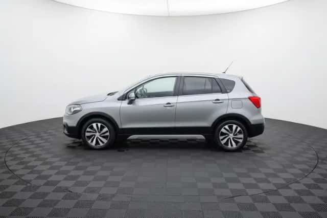 Suzuki S-Cross (2022) thumbnail 3