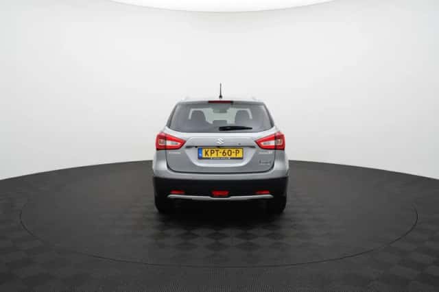 Suzuki S-Cross (2022) thumbnail 5