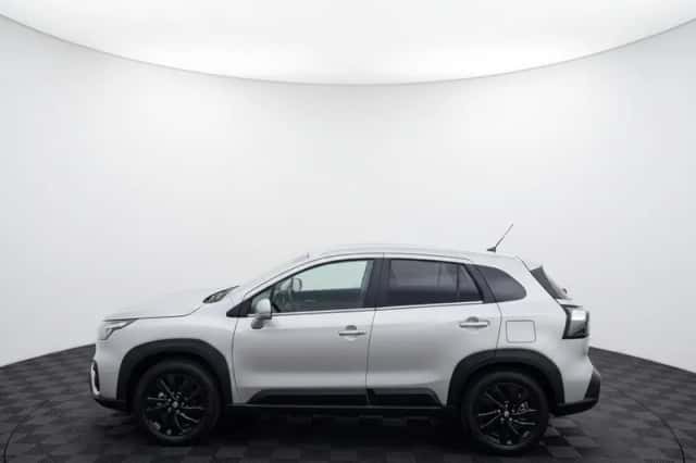 Suzuki S-Cross (2025) thumbnail 3