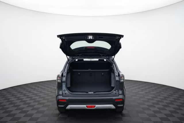 Suzuki S-Cross (2025) thumbnail 4