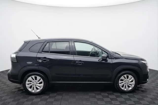 Suzuki S-Cross (2025) thumbnail 6