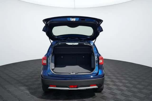 Suzuki S-Cross (2018) thumbnail 5