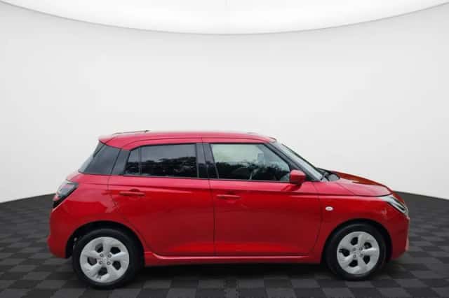 Suzuki Swift (2025) thumbnail 6