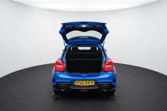 Suzuki Swift (2021) thumbnail 5