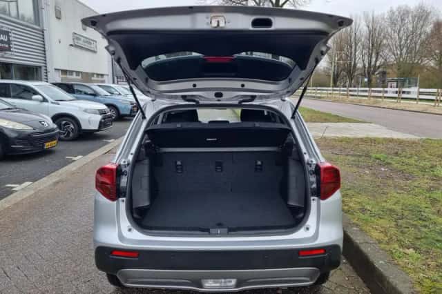 Suzuki Vitara (2025) thumbnail 6