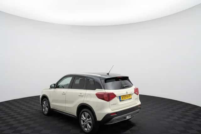 Suzuki Vitara (2025) thumbnail 4