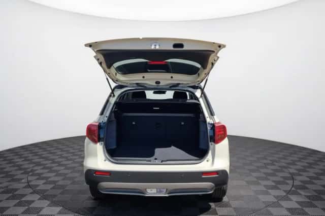 Suzuki Vitara (2025) thumbnail 6