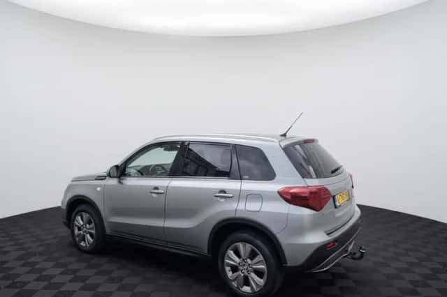 Suzuki Vitara (2020) thumbnail 4