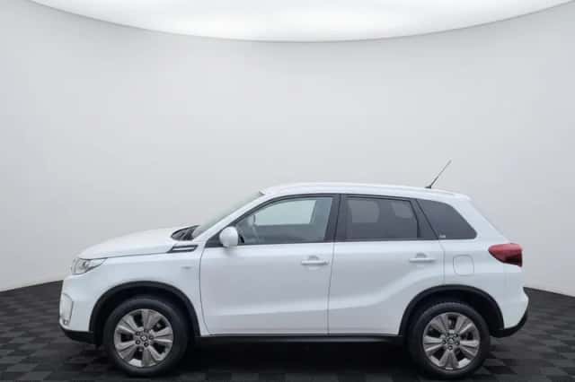 Suzuki Vitara (2022) thumbnail 3