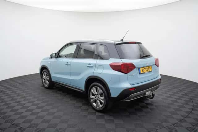 Suzuki Vitara (2021) thumbnail 4