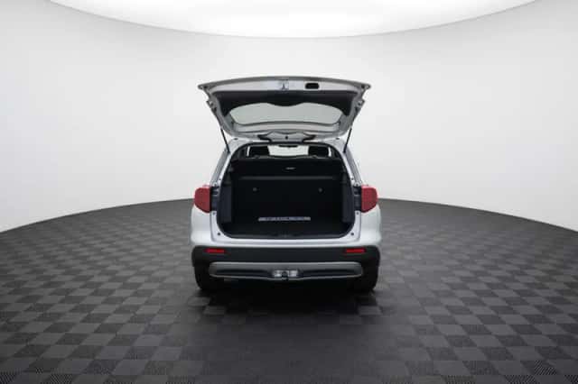 Suzuki Vitara (2019) thumbnail 6