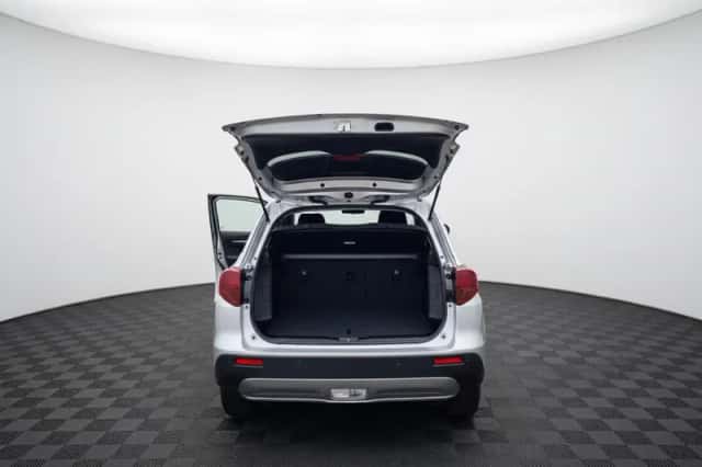 Suzuki Vitara (2025) thumbnail 5