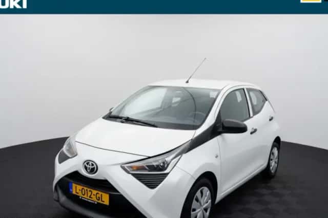 Toyota Aygo (2021) thumbnail 1