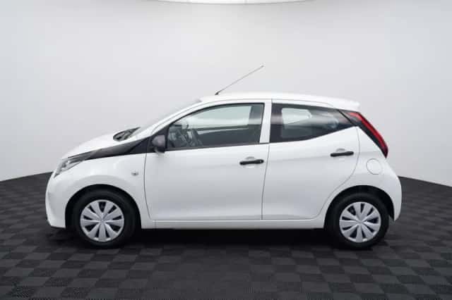 Toyota Aygo (2021) thumbnail 3