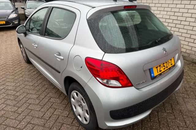 Peugeot 207 (2011) thumbnail 5