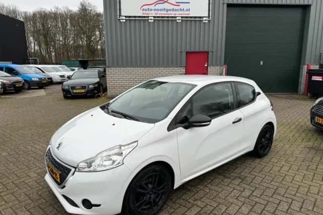 Peugeot 208 (2013) thumbnail 1