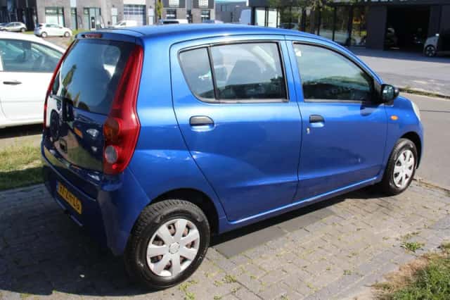 Daihatsu Cuore (2008) thumbnail 3