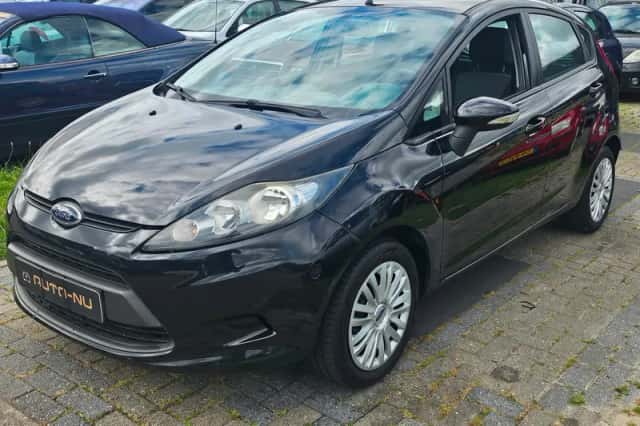 Ford Fiesta (2009) thumbnail 2