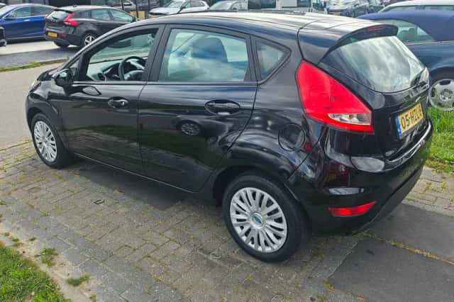 Ford Fiesta (2009) thumbnail 6