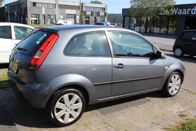 Ford Fiesta (2006) thumbnail 4