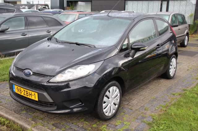 Ford Fiesta (2012) thumbnail 1
