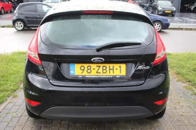 Ford Fiesta (2012) thumbnail 5