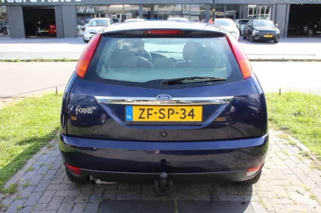 Ford Focus (1999) thumbnail 5