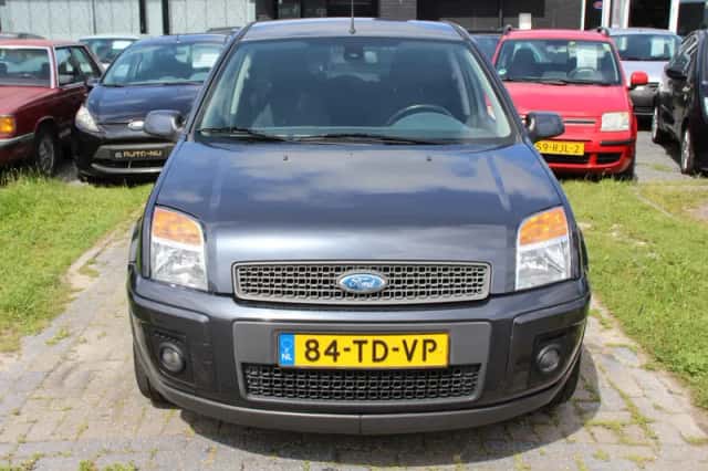Ford Fusion (2006) thumbnail 3