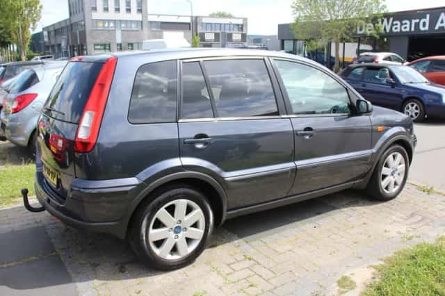 Ford Fusion (2006) thumbnail 5