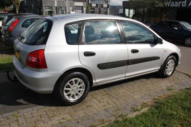Honda Civic (2001) thumbnail 4