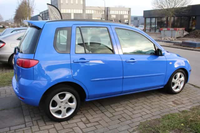 Mazda 2 (2004) thumbnail 4