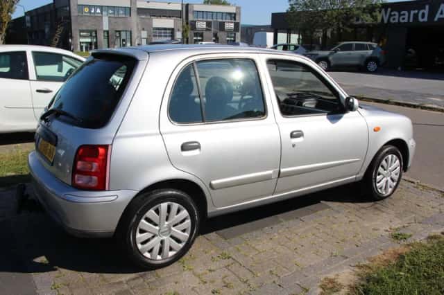 Nissan Micra (2002) thumbnail 4