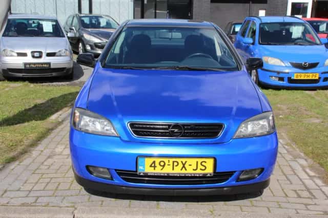Opel Astra (2005) thumbnail 3