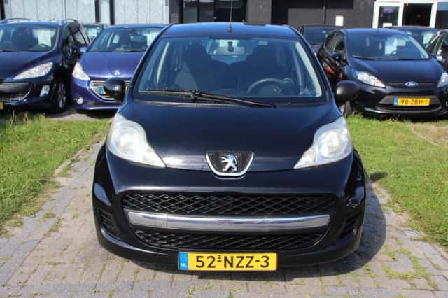 Peugeot 107 (2011) thumbnail 2