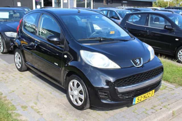 Peugeot 107 (2011) thumbnail 3